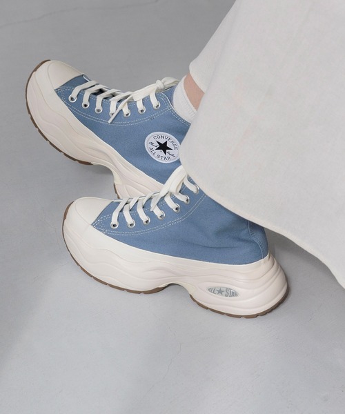 CONVERSE(コンバース)の「CONVERSE / コンバース SURGETRAINER HI 厚底 ハイカットスニーカー オールスター サージトレーナー(スニーカー・レディース・ブルー系/ブラック・23.5cm/22.5cm/24.0cm/23.0cm/26.5cm/25.5cm/24.5cm/22.0cm/26.0cm/25.0cm)」の7枚目の写真