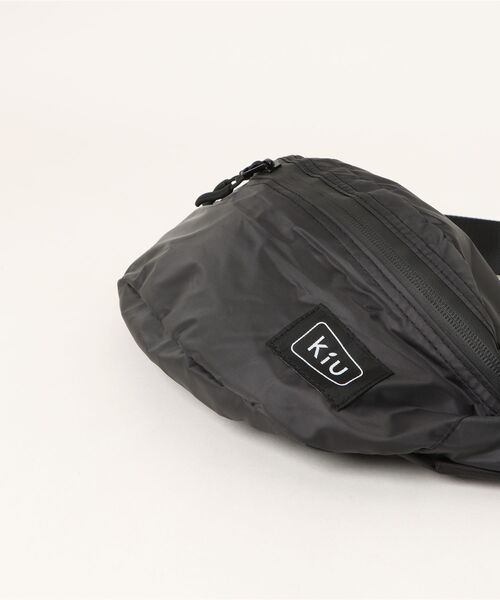 KiU（キウ）の「KiU/キウ　WATERPROOF BODY BAG（ボディバッグ/ウエストポーチ・レディース・ダークグリーン/ブラック/ブルー系その他/その他2/その他5/レオパード・FREE）」の11枚目の写真