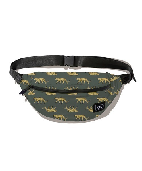 KiU（キウ）の「KiU/キウ　WATERPROOF BODY BAG（ボディバッグ/ウエストポーチ・レディース・ダークグリーン/ブラック/ブルー系その他/その他2/その他5/レオパード・FREE）」の3枚目の写真