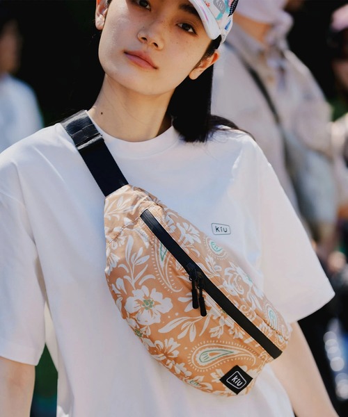 KiU(キウ)の「KiU/キウ WATERPROOF BODY BAG(ボディバッグ/ウエストポーチ・レディース・ダークグリーン/ブラック/ブルー系その他/その他2/その他5/レオパード/ブラック系その他2/オリーブ/その他8/ライトブラウン・FREE)」の22枚目の写真