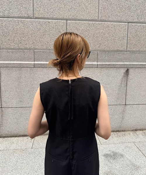 ISOOK(アイスー)の「リネンライクコンビネゾン (chiica original) / オールインワン ジャンプスーツ パンツ きれいめ カジュアル 夏(つなぎ/オールインワン・レディース・ベージュ/ブラック・FREE)」の5枚目の写真