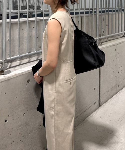 ISOOK(アイスー)の「リネンライクコンビネゾン (chiica original) / オールインワン ジャンプスーツ パンツ きれいめ カジュアル 夏(つなぎ/オールインワン・レディース・ベージュ/ブラック・FREE)」の12枚目の写真