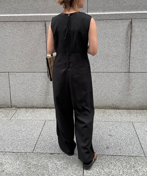 ISOOK(アイスー)の「リネンライクコンビネゾン (chiica original) / オールインワン ジャンプスーツ パンツ きれいめ カジュアル 夏(つなぎ/オールインワン・レディース・ベージュ/ブラック・FREE)」の13枚目の写真