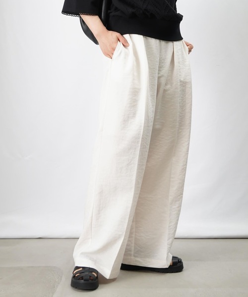 LUCA/LADY LUCK LUCA（ルカ/レディラックルカ）の「LC/LLL 2タックパンツ/タックワイドパンツ（その他パンツ・レディース・アイボリー/カーキ/チャコールグレー・36/38）」の3枚目の写真