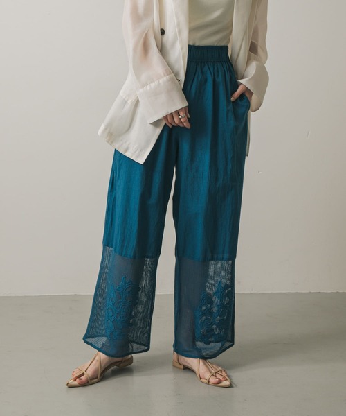 SENSE OF PLACE by URBAN RESEARCH（センスオブプレイスバイアーバンリサーチ）の「インドシシュウメッシュイージーパンツ（その他パンツ・レディース・アイボリー/ブルー/チャコールグレー・ONE）」の3枚目の写真