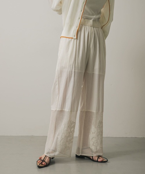 SENSE OF PLACE by URBAN RESEARCH（センスオブプレイスバイアーバンリサーチ）の「インドシシュウメッシュイージーパンツ（その他パンツ・レディース・アイボリー/ブルー/チャコールグレー・ONE）」の2枚目の写真