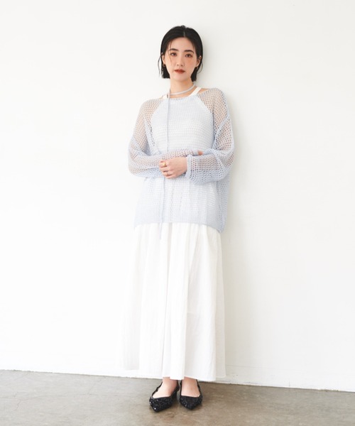 FMiBL（ファミル）の「かぎ編みオーバーサイズトップス（Tシャツ/カットソー・レディース・マスタード/ホワイト/ブルー・FREE）」の21枚目の写真