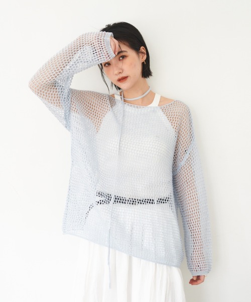 FMiBL（ファミル）の「かぎ編みオーバーサイズトップス（Tシャツ/カットソー・レディース・マスタード/ホワイト/ブルー・FREE）」の12枚目の写真