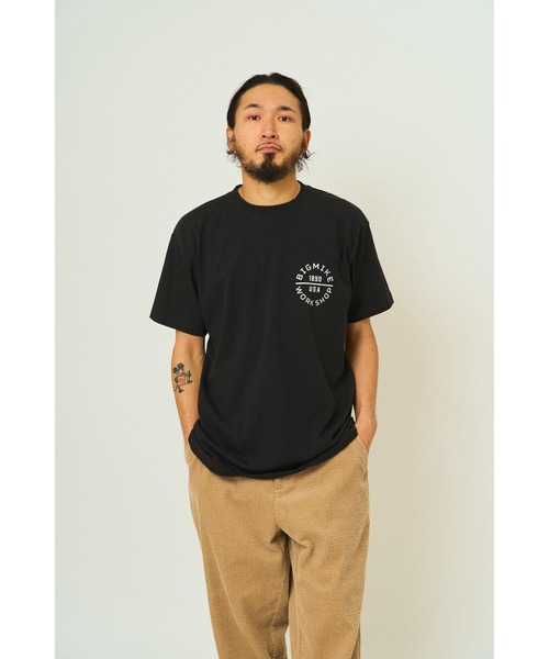 BIG MIKE(ビッグマイク)の「BIG MIKE ビッグマイク サークルロゴ フロント&バックプリント 半袖Tシャツ / 102528600(Tシャツ/カットソー・メンズ・ホワイト/ブラック・MEDIUM/X-LARGE/LARGE)」の3枚目の写真