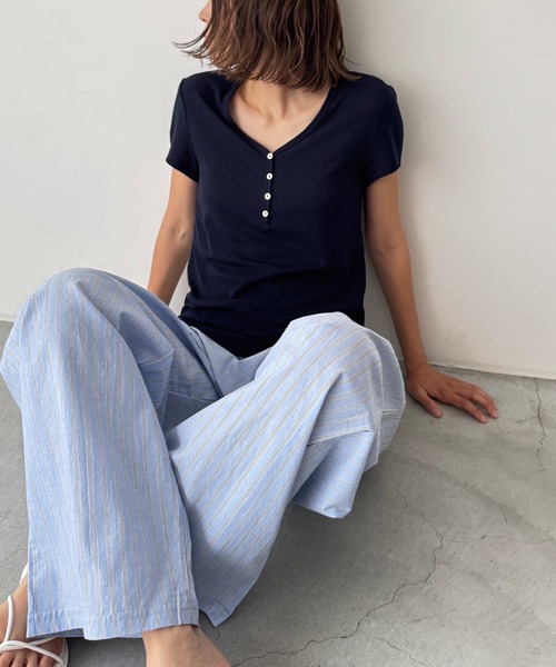 CANAL JEAN（キャナルジーン）の「El mar　レーヨン混ヘンリーTシャツ（Tシャツ/カットソー・レディース・ホワイト/ネイビー/ブラック/チャコールグレー・ONE SIZE）」の4枚目の写真