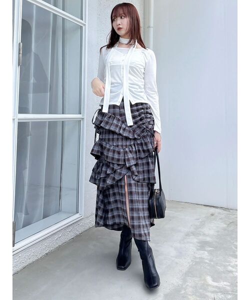 dazzlin(ダズリン)の「ランダムフリルギャザースカート(スカート・レディース・オフホワイト/ブラック/その他1・SMALL/MEDIUM)」の4枚目の写真