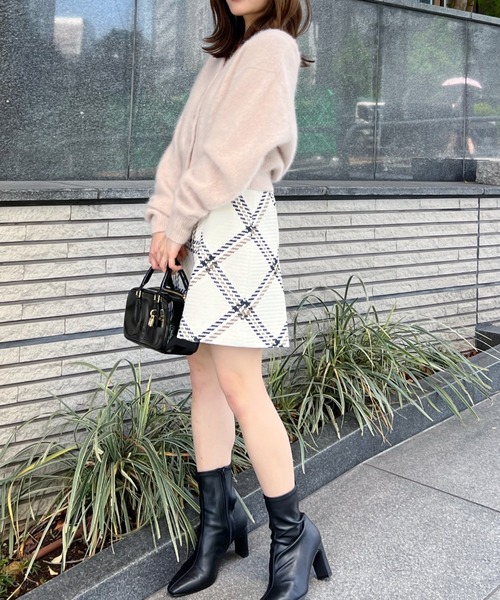 SNIDEL（スナイデル）の「フォックスファーショートカーディガン（カーディガン/ボレロ・レディース・ダークブラウン/ピンク/クリーム・F）」の12枚目の写真