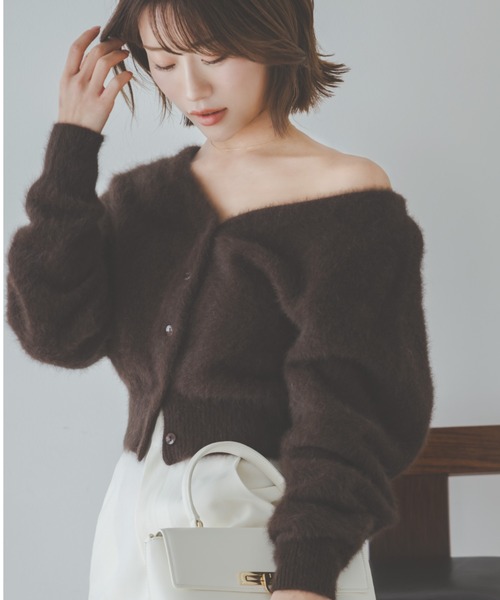 SNIDEL（スナイデル）の「フォックスファーショートカーディガン（カーディガン/ボレロ・レディース・ダークブラウン/ピンク/クリーム・F）」の4枚目の写真