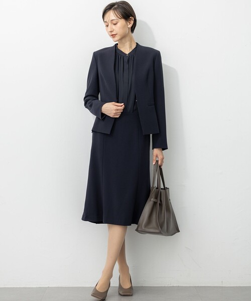 23区(ニジュウサンク)の「ライトバックサテンアムンゼン ギャザーブラウス(シャツ/ブラウス・レディース・ホワイト系/ライトグレー系/ネイビー系・38)」の7枚目の写真