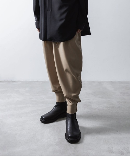 ato(アトウ)の「RECYCLE POLYESTER CUFFS PANTS(その他パンツ・メンズ・ブラック/トップグレー/ベージュ・44/48/46)」の3枚目の写真