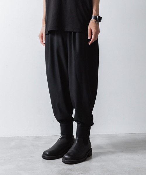 ato(アトウ)の「RECYCLE POLYESTER CUFFS PANTS(その他パンツ・メンズ・ブラック/トップグレー/ベージュ・44/48/46)」の6枚目の写真