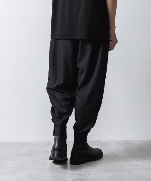 ato(アトウ)の「RECYCLE POLYESTER CUFFS PANTS(その他パンツ・メンズ・ブラック/トップグレー/ベージュ・44/48/46)」の8枚目の写真