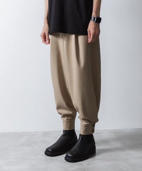 ato(アトウ)の「RECYCLE POLYESTER CUFFS PANTS(その他パンツ・メンズ・ブラック/トップグレー/ベージュ・44/48/46)」の17枚目の写真