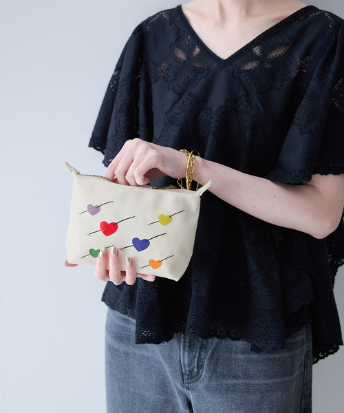 SLOBE IENA(スローブイエナ)の「aki ishibashi ミドルポーチ(ポーチ・レディース・ブルー/ホワイト・FREE)」の3枚目の写真