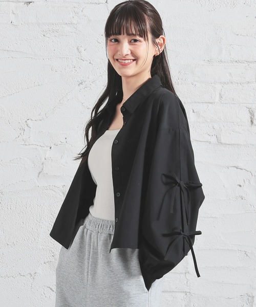 Honeys(ハニーズ)の「袖リボンシャツ(シャツ/ブラウス・レディース・ブルー/ブラック/ピンク/ホワイト・L/M/S/SS)」の6枚目の写真