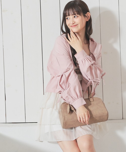 Honeys(ハニーズ)の「袖リボンシャツ(シャツ/ブラウス・レディース・ブルー/ブラック/ピンク/ホワイト・L/M/S/SS)」の8枚目の写真