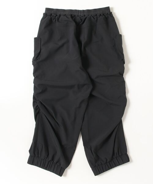 le coq sportif(ルコックスポルティフ)の「シャーリングクロップドパンツ(その他パンツ・レディース・ピンク/ブラック・S/L/XL/M)」の5枚目の写真