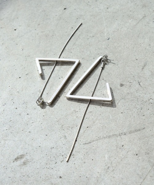 HARE（ハレ）の「サンカクフープピアス(HARE)（ピアス（両耳用）・レディース・シルバー/ゴールド・FREE）」の3枚目の写真