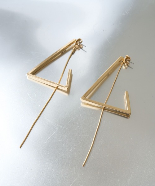 HARE（ハレ）の「サンカクフープピアス(HARE)（ピアス（両耳用）・レディース・シルバー/ゴールド・FREE）」の4枚目の写真