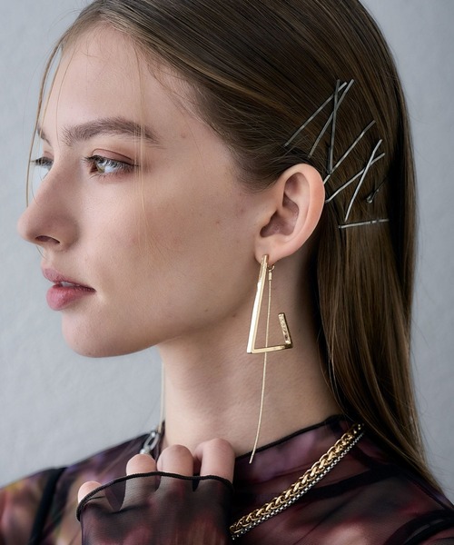 HARE（ハレ）の「サンカクフープピアス(HARE)（ピアス（両耳用）・レディース・シルバー/ゴールド・FREE）」の12枚目の写真