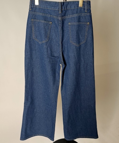 NANAHACHI(ナナハチ)の「ベーシック ワイドデニムパンツ(デニムパンツ・レディース・ブルー・LARGE/MEDIUM/SMALL)」の3枚目の写真