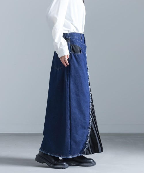 kOhAKU(コハク)の「異素材プリーツ×デニムスカート(デニムスカート・レディース・ブルー/ブラック・2/1)」の7枚目の写真