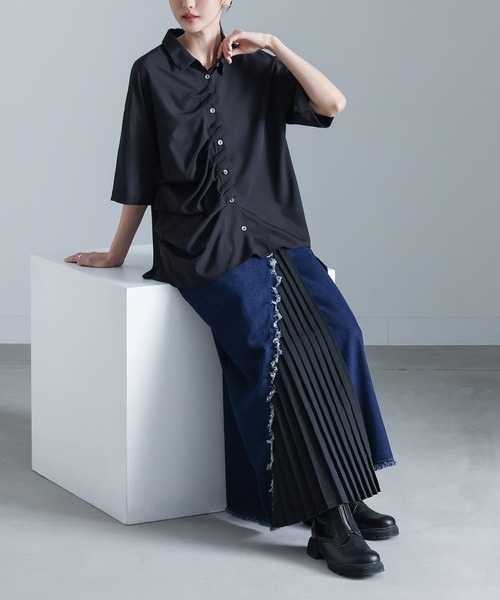 kOhAKU(コハク)の「異素材プリーツ×デニムスカート(デニムスカート・レディース・ブルー/ブラック・2/1)」の13枚目の写真