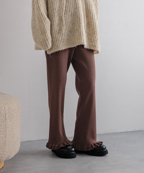 LOWRYS FARM（ローリーズファーム）の「スソフリルニットパンツ　580830（その他パンツ・レディース・ブラック/アイボリー/ブラウン・FREE）」の6枚目の写真