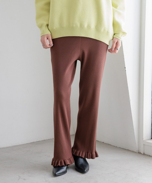 LOWRYS FARM（ローリーズファーム）の「スソフリルニットパンツ　580830（その他パンツ・レディース・ブラック/アイボリー/ブラウン・FREE）」の4枚目の写真