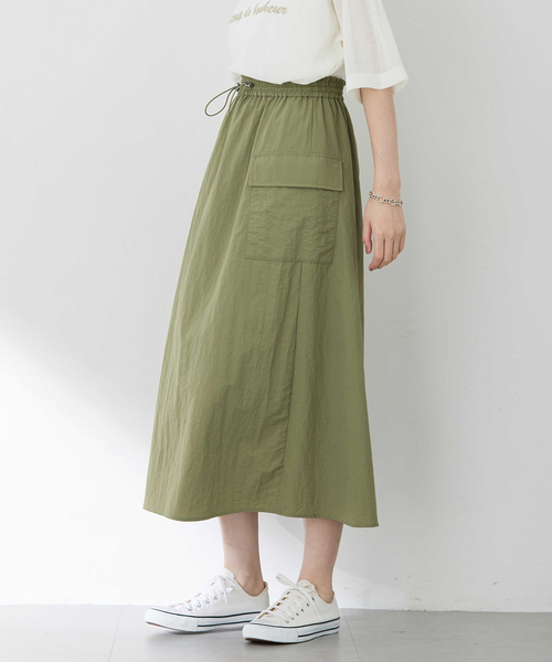 Petit Honfleur（プチオンフルール）の「ポケットロングスカート【撥水・通年素材・ウエストゴム】（スカート・レディース・ブラック/カーキ・M/L）」の5枚目の写真