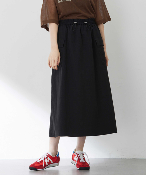 Petit Honfleur（プチオンフルール）の「ポケットロングスカート【撥水・通年素材・ウエストゴム】（スカート・レディース・ブラック/カーキ・M/L）」の8枚目の写真