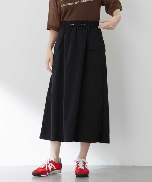 Petit Honfleur（プチオンフルール）の「ポケットロングスカート【撥水・通年素材・ウエストゴム】（スカート・レディース・ブラック/カーキ・M/L）」の9枚目の写真