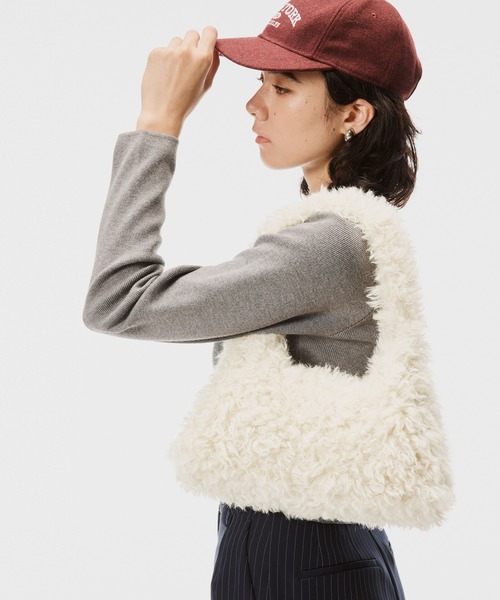 coca(coca)(コカ)の「プードルファーバッグ(ハンドバッグ・レディース・アイボリー/ブラック・ONE SIZE)」の6枚目の写真