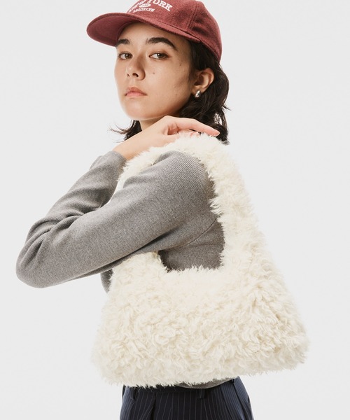 coca(coca)(コカ)の「プードルファーバッグ(ハンドバッグ・レディース・アイボリー/ブラック・ONE SIZE)」の7枚目の写真