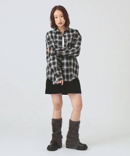 Ray BEAMS(レイビームス)の「フェイク ファー レッグ ウォーマー(レッグウォーマー・レディース・チャコールグレー/ナチュラル・ONE SIZE)」の6枚目の写真