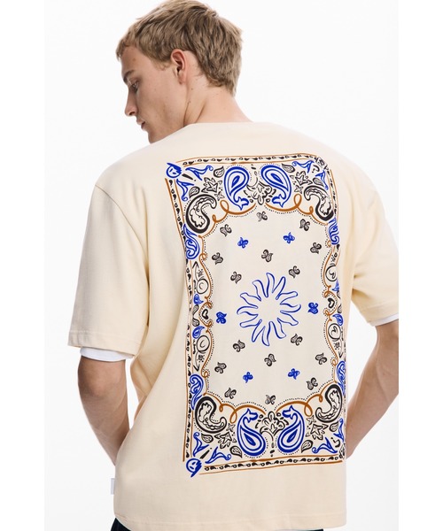 Desigual（デシグアル）の「ペイズリー柄のTシャツ（Tシャツ/カットソー・メンズ・ホワイト・S/M/L/XL/XXL）」の5枚目の写真