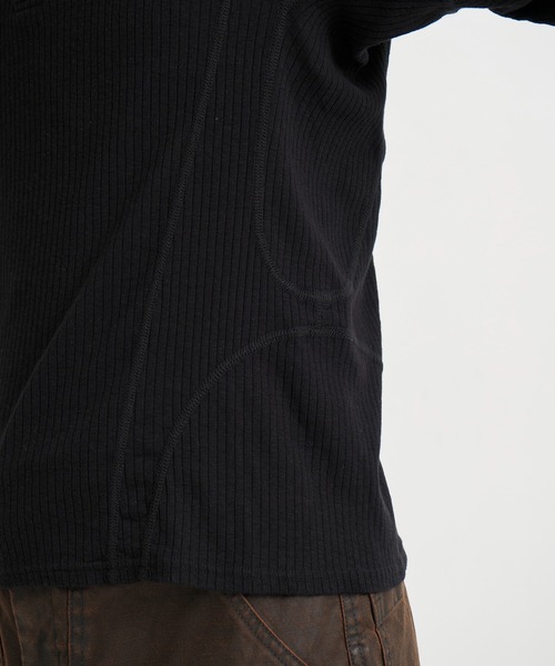 NVRFRGT（ネヴァーフォーゲット）の「別注 HENLEY PANELED SWEATER（Tシャツ/カットソー・メンズ・ダークグレー/ブラック・1/2/3）」の10枚目の写真
