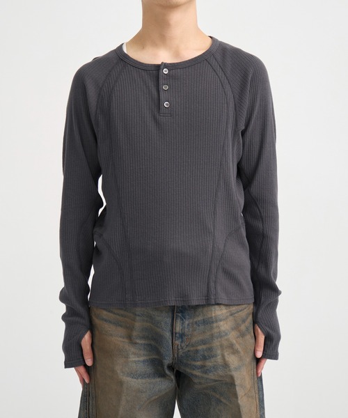 NVRFRGT（ネヴァーフォーゲット）の「別注 HENLEY PANELED SWEATER（Tシャツ/カットソー・メンズ・ダークグレー/ブラック・1/2/3）」の12枚目の写真