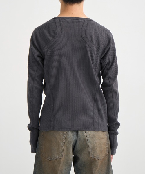 NVRFRGT（ネヴァーフォーゲット）の「別注 HENLEY PANELED SWEATER（Tシャツ/カットソー・メンズ・ダークグレー/ブラック・1/2/3）」の19枚目の写真