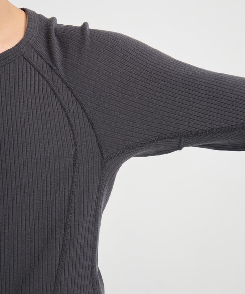 NVRFRGT（ネヴァーフォーゲット）の「別注 HENLEY PANELED SWEATER（Tシャツ/カットソー・メンズ・ダークグレー/ブラック・1/2/3）」の13枚目の写真