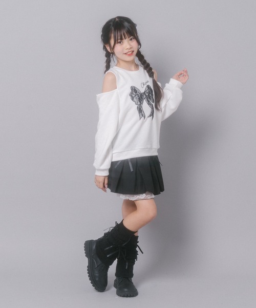 URBAN CHERRY(アーバンチェリー)の「【CHIPIE/シピ】レースリボン刺繍カットショルダートレーナー(スウェット・キッズ・ブラック/ホワイト/グレー・150cm/140cm/110cm/130cm/120cm)」の18枚目の写真