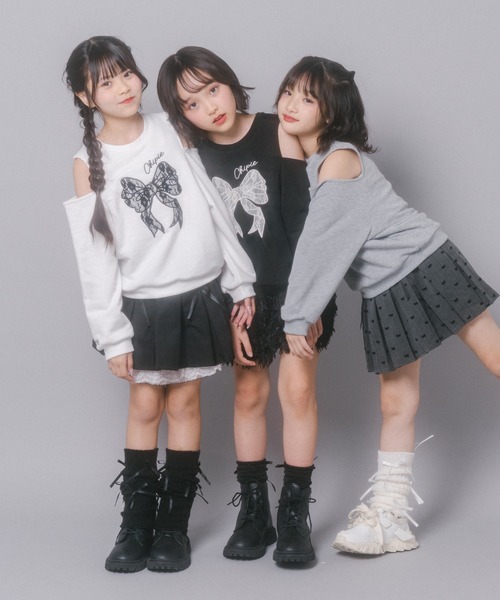 CHIPIE/シピ】レースリボン刺繍カットショルダートレーナー