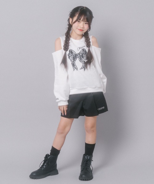 URBAN CHERRY(アーバンチェリー)の「【CHIPIE/シピ】レースリボン刺繍カットショルダートレーナー(スウェット・キッズ・ブラック/ホワイト/グレー・150cm/140cm/110cm/130cm/120cm)」の19枚目の写真