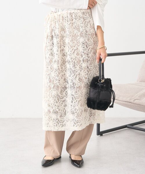 earth music&ecology（アースミュージックアンドエコロジー）の「モールレースラップスカート（スカート・レディース・アイボリー/ブラック・FREE）」の4枚目の写真