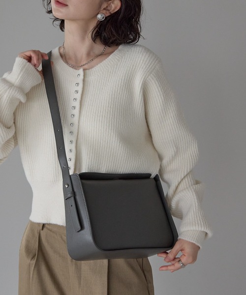 POUTOJOURU（ポートジュール）の「【ポートジュール】かぶせホーボーバッグ　ワンショルダー　軽量（ショルダーバッグ・レディース・ブラック/ブラウン/グレー・FREE）」の3枚目の写真